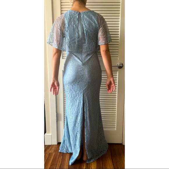 LULUS lace gown - Picture 2 of 6